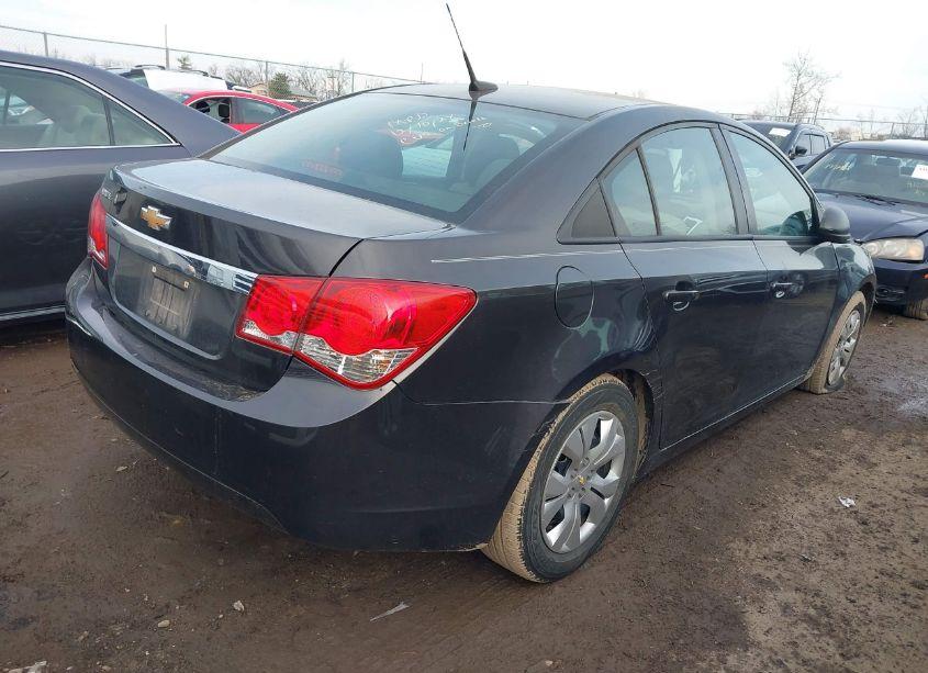 Photo 4 of 2014 Chevrolet Cruze LS AUTO (VIN 1G1PA5SG9E7462132)