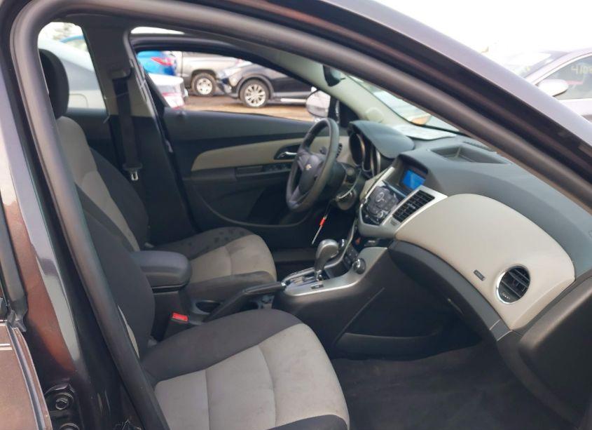 Photo 5 of 2014 Chevrolet Cruze LS AUTO (VIN 1G1PA5SG9E7462132)