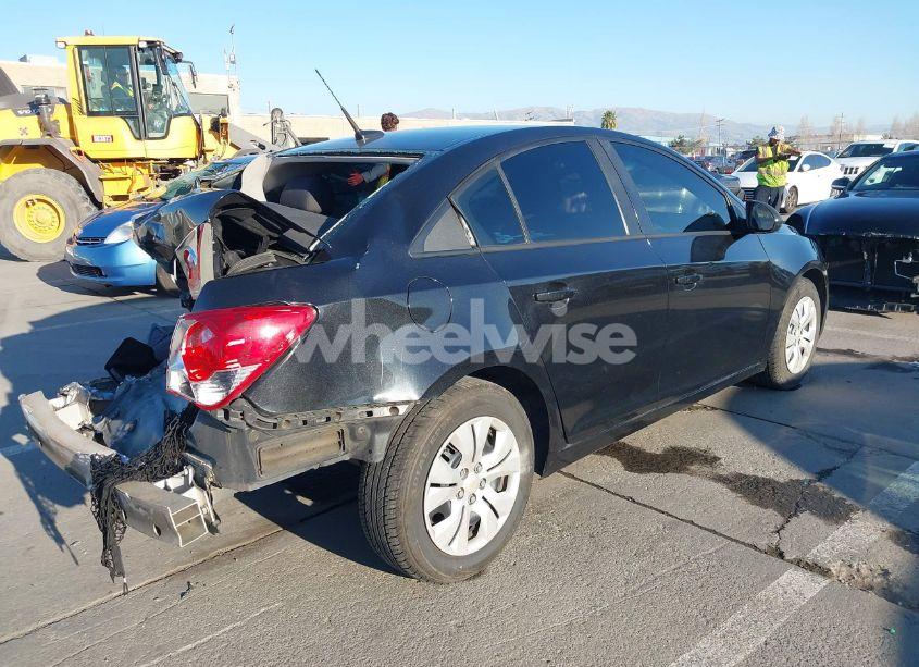 Photo 4 of 2014 Chevrolet Cruze LS AUTO (VIN 1G1PA5SG9E7468433)