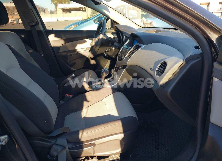 Photo 5 of 2014 Chevrolet Cruze LS AUTO (VIN 1G1PA5SG9E7468433)