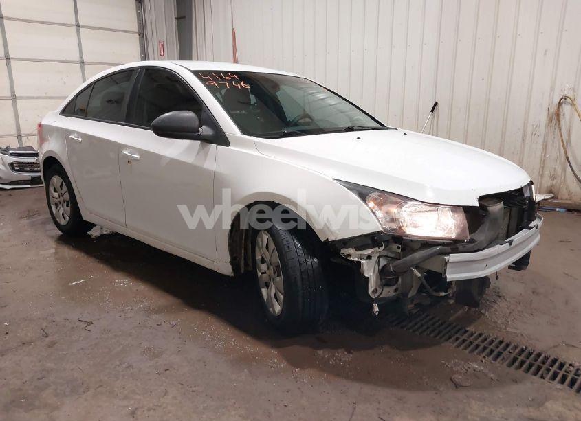 2015 Chevrolet Cruze LS AUTO (VIN 1G1PA5SG9F7136722) main photo