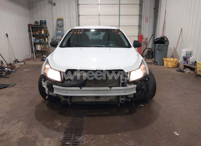 Photo 13 of 2015 Chevrolet Cruze LS AUTO (VIN 1G1PA5SG9F7136722)