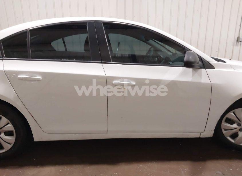 Photo 14 of 2015 Chevrolet Cruze LS AUTO (VIN 1G1PA5SG9F7136722)