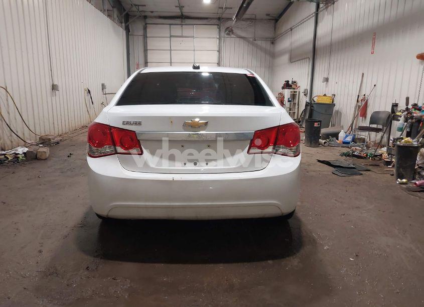 Photo 17 of 2015 Chevrolet Cruze LS AUTO (VIN 1G1PA5SG9F7136722)