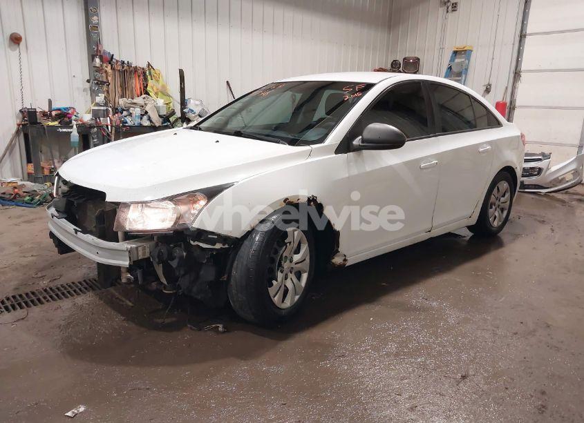 Photo 2 of 2015 Chevrolet Cruze LS AUTO (VIN 1G1PA5SG9F7136722)