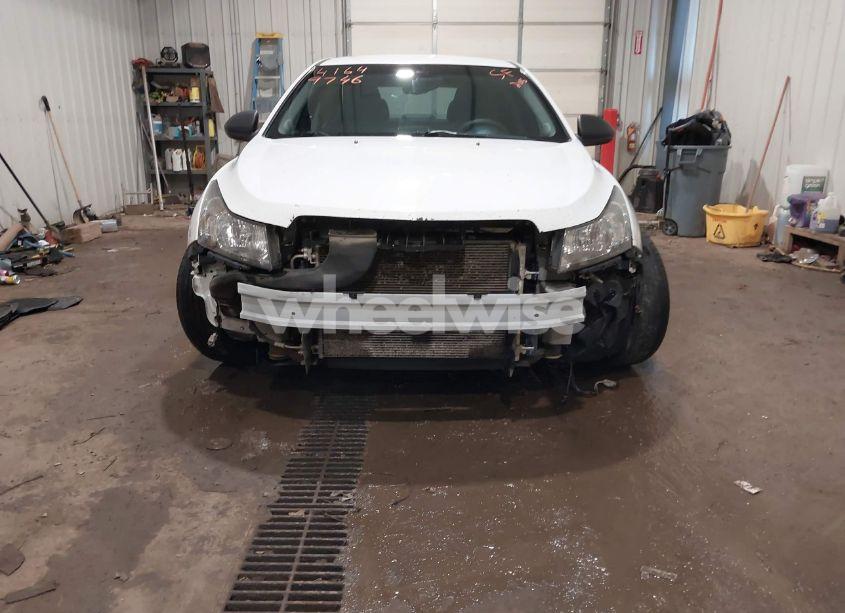 Photo 6 of 2015 Chevrolet Cruze LS AUTO (VIN 1G1PA5SG9F7136722)