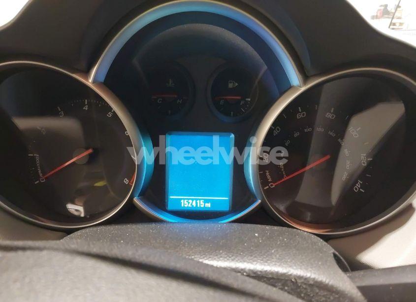 Photo 7 of 2015 Chevrolet Cruze LS AUTO (VIN 1G1PA5SG9F7136722)