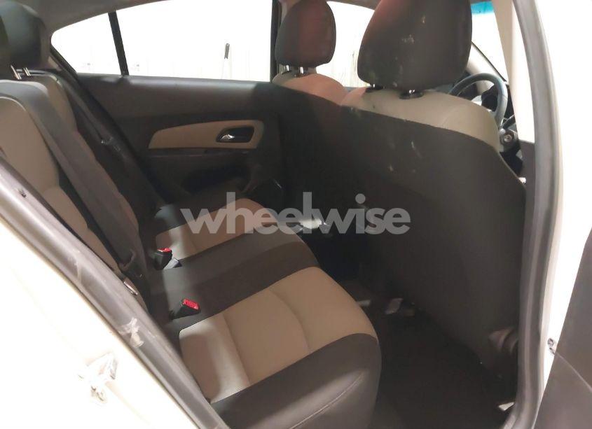 Photo 8 of 2015 Chevrolet Cruze LS AUTO (VIN 1G1PA5SG9F7136722)