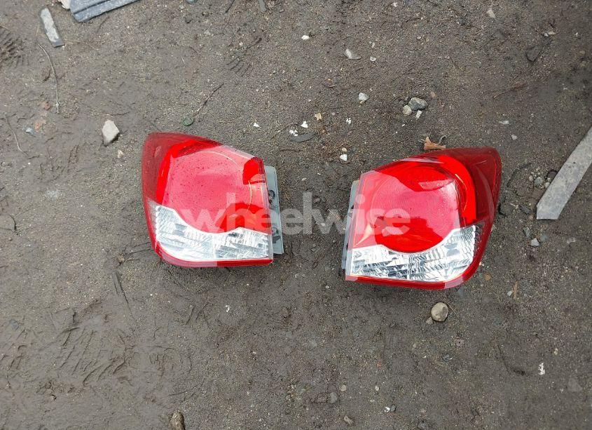 Photo 12 of 2013 Chevrolet Cruze LS AUTO (VIN 1G1PA5SGXD7233053)