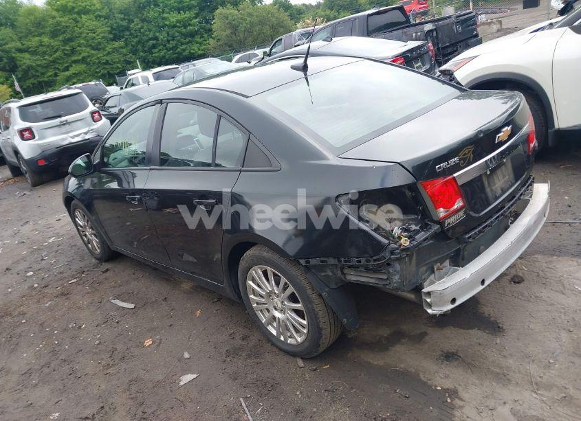 Photo 3 of 2013 Chevrolet Cruze LS AUTO (VIN 1G1PA5SGXD7233053)