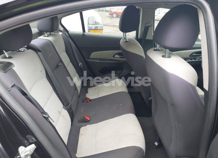 Photo 8 of 2013 Chevrolet Cruze LS AUTO (VIN 1G1PA5SGXD7233053)