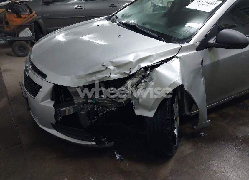 Photo 18 of 2013 Chevrolet Cruze LS AUTO (VIN 1G1PA5SGXD7237149)