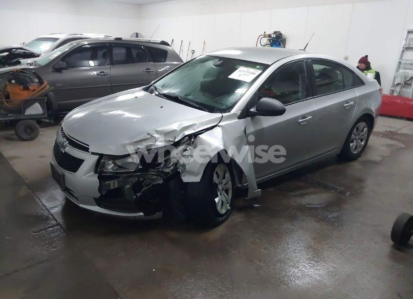 Photo 2 of 2013 Chevrolet Cruze LS AUTO (VIN 1G1PA5SGXD7237149)