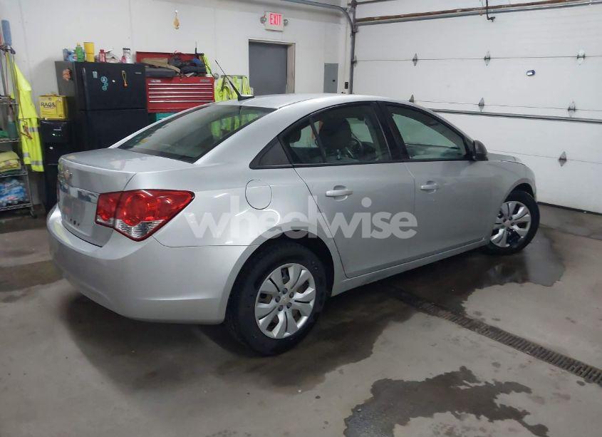 Photo 4 of 2013 Chevrolet Cruze LS AUTO (VIN 1G1PA5SGXD7237149)