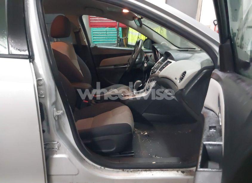 Photo 5 of 2013 Chevrolet Cruze LS AUTO (VIN 1G1PA5SGXD7237149)