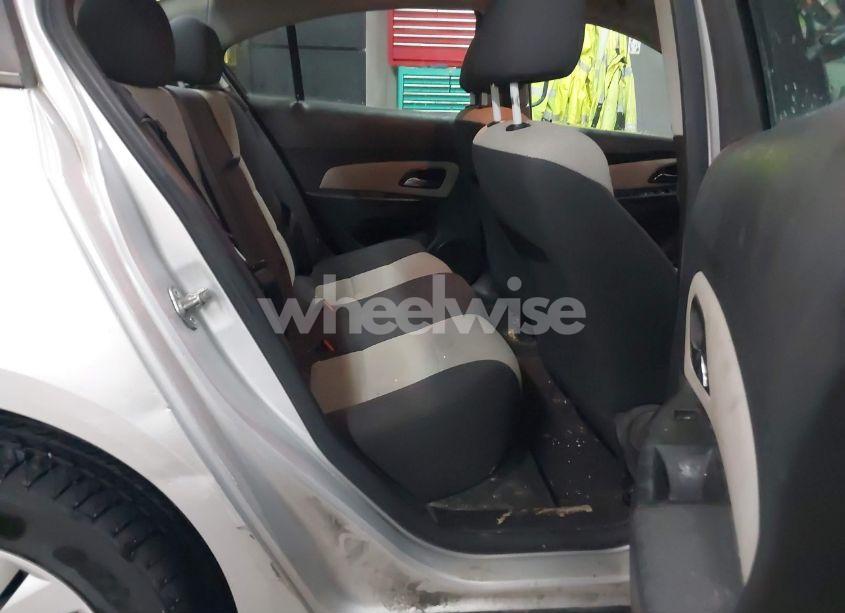 Photo 8 of 2013 Chevrolet Cruze LS AUTO (VIN 1G1PA5SGXD7237149)