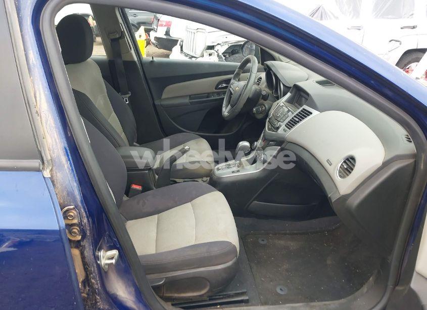 Photo 5 of 2013 Chevrolet Cruze LS AUTO (VIN 1G1PA5SGXD7245817)