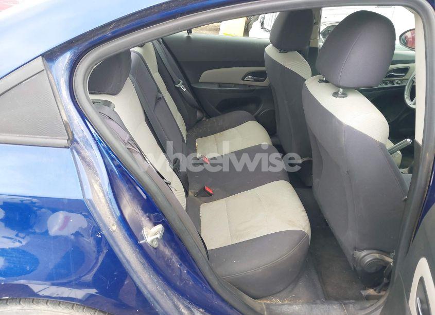 Photo 8 of 2013 Chevrolet Cruze LS AUTO (VIN 1G1PA5SGXD7245817)