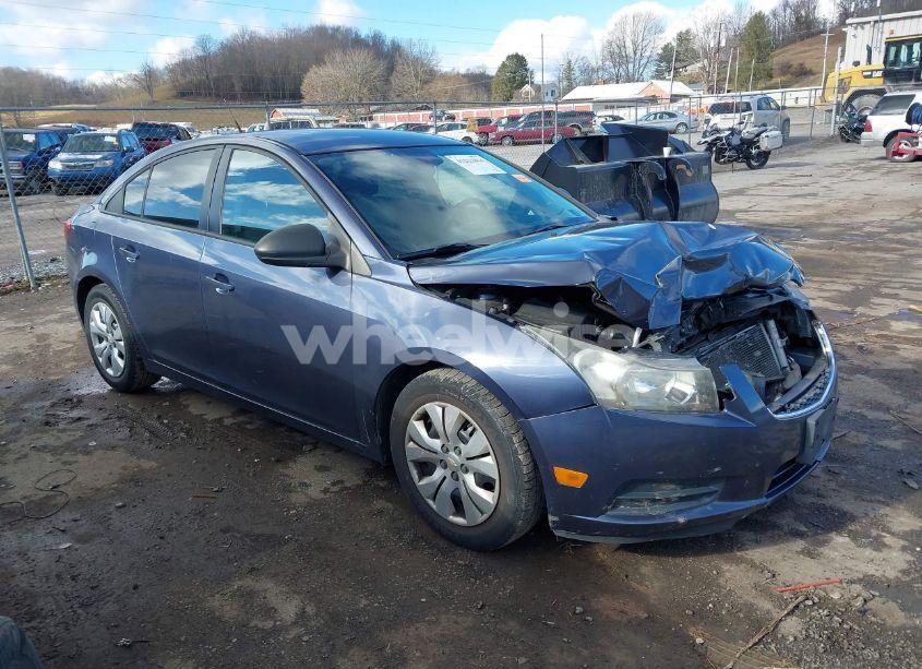 2013 Chevrolet Cruze LS (VIN 1G1PA5SGXD7302629) main photo