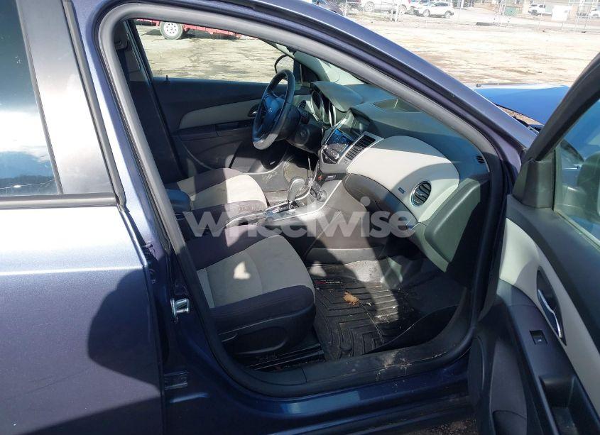 Photo 5 of 2013 Chevrolet Cruze LS (VIN 1G1PA5SGXD7302629)