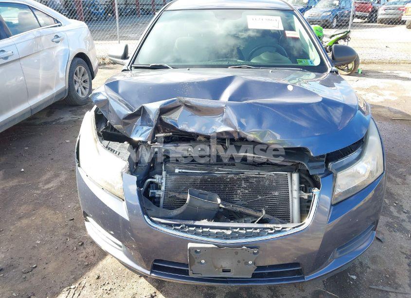 Photo 6 of 2013 Chevrolet Cruze LS (VIN 1G1PA5SGXD7302629)