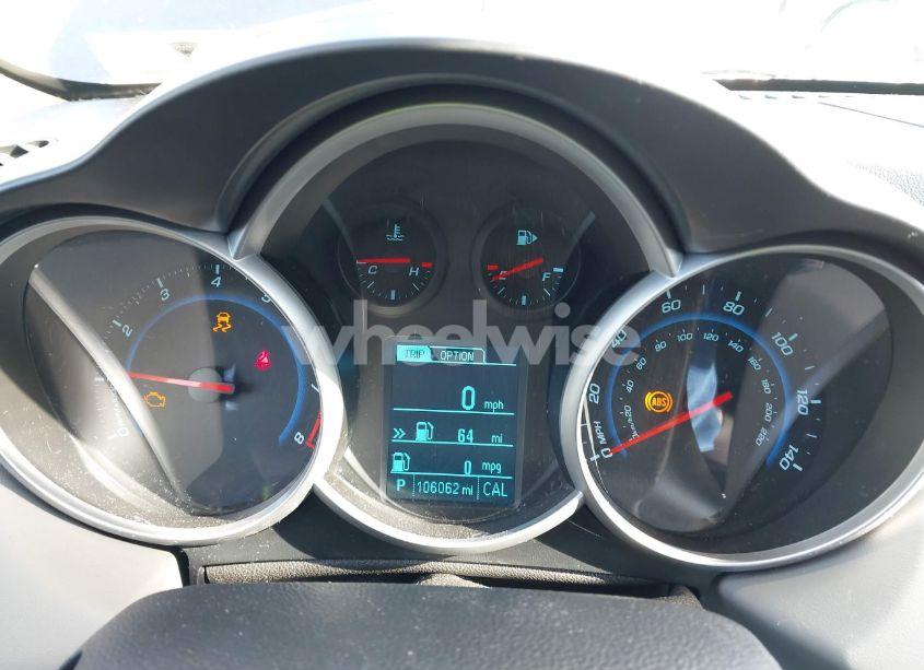 Photo 7 of 2013 Chevrolet Cruze LS (VIN 1G1PA5SGXD7302629)