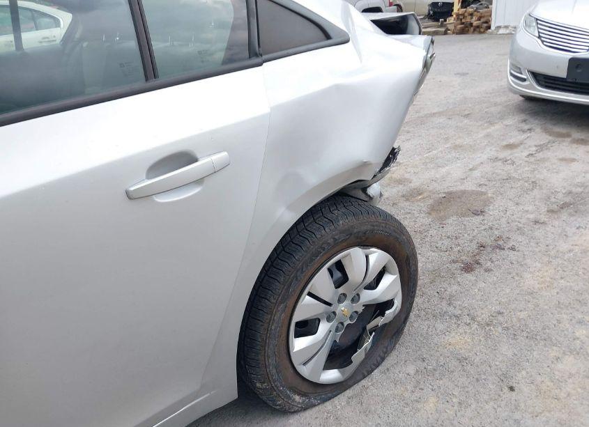 Photo 12 of 2013 Chevrolet Cruze LS AUTO (VIN 1G1PA5SGXD7303442)