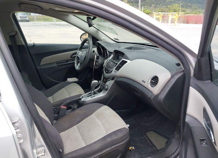 Photo 5 of 2013 Chevrolet Cruze LS AUTO (VIN 1G1PA5SGXD7303442)