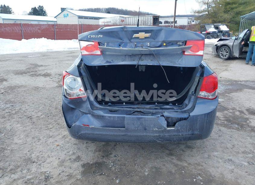 Photo 6 of 2013 Chevrolet Cruze LS AUTO (VIN 1G1PA5SGXD7307913)