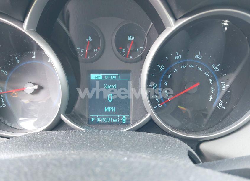 Photo 7 of 2013 Chevrolet Cruze LS AUTO (VIN 1G1PA5SGXD7307913)