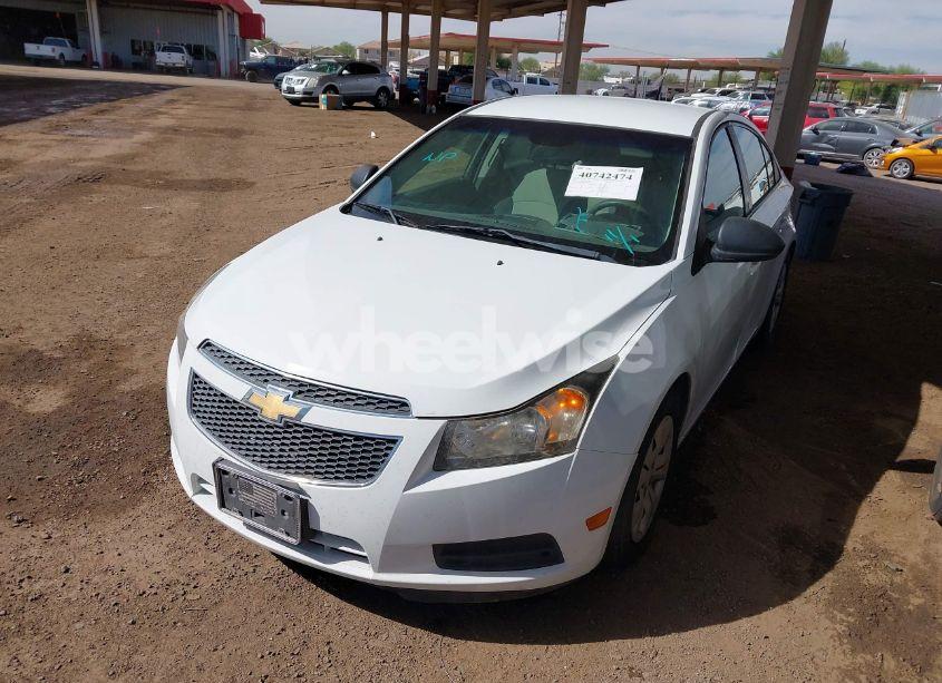 Photo 2 of 2013 Chevrolet Cruze LS AUTO (VIN 1G1PA5SGXD7315395)