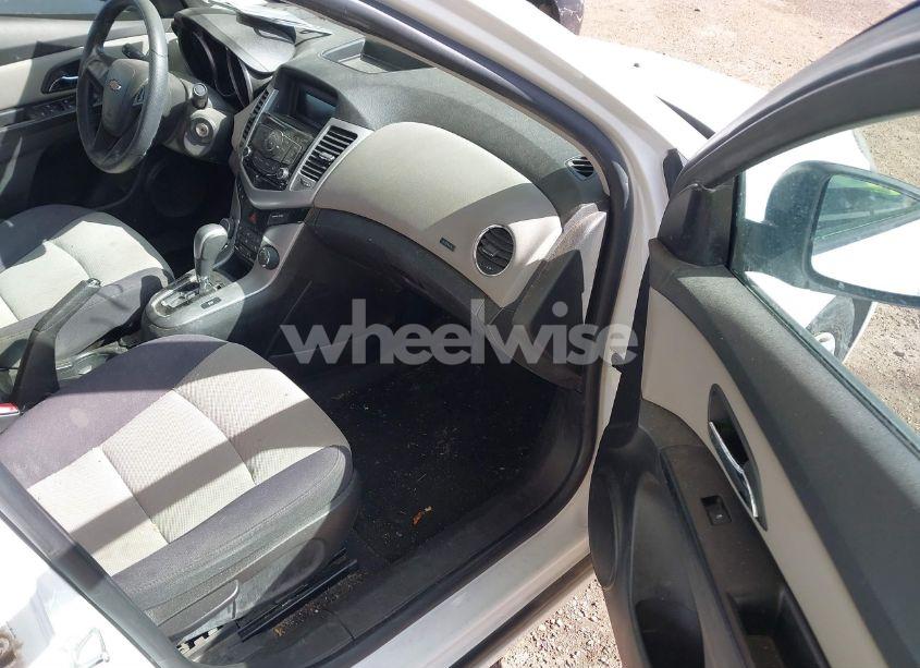 Photo 5 of 2013 Chevrolet Cruze LS AUTO (VIN 1G1PA5SGXD7315395)