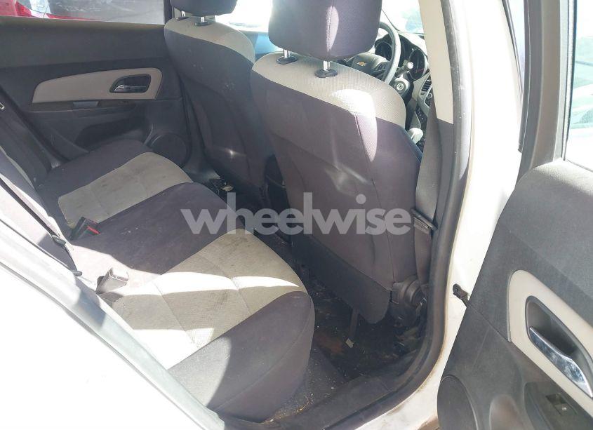Photo 8 of 2013 Chevrolet Cruze LS AUTO (VIN 1G1PA5SGXD7315395)