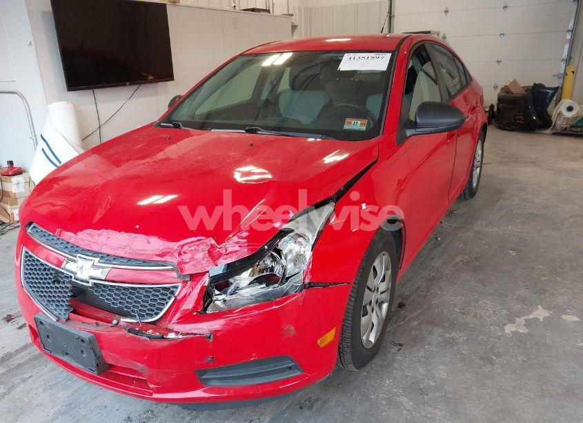 Photo 2 of 2014 Chevrolet Cruze LS AUTO (VIN 1G1PA5SGXE7118955)