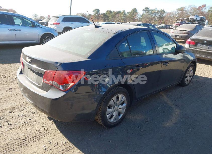 Photo 4 of 2014 Chevrolet Cruze LS AUTO (VIN 1G1PA5SGXE7195888)