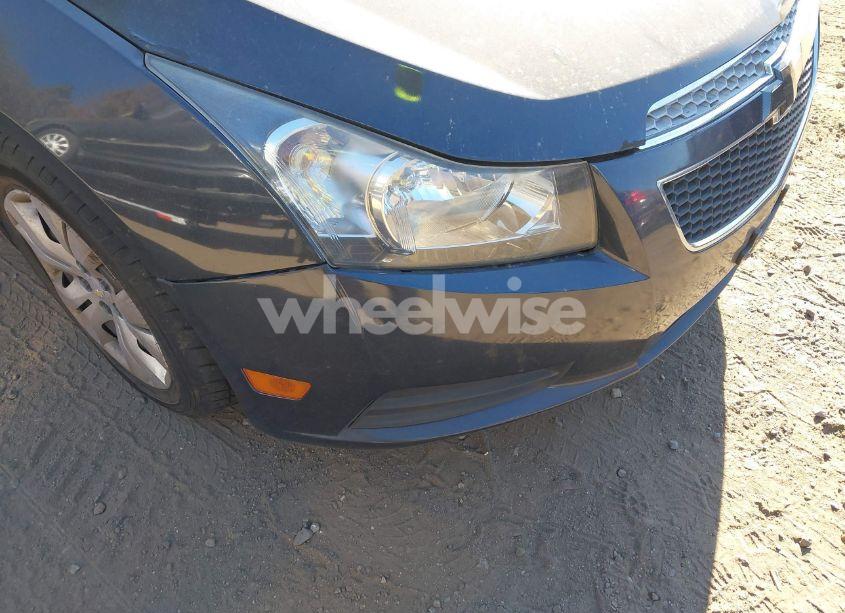 Photo 6 of 2014 Chevrolet Cruze LS AUTO (VIN 1G1PA5SGXE7195888)