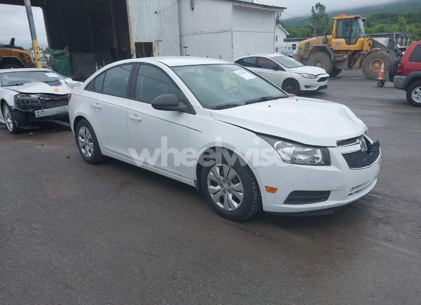 2014 Chevrolet Cruze LS AUTO (VIN 1G1PA5SGXE7214729) main photo