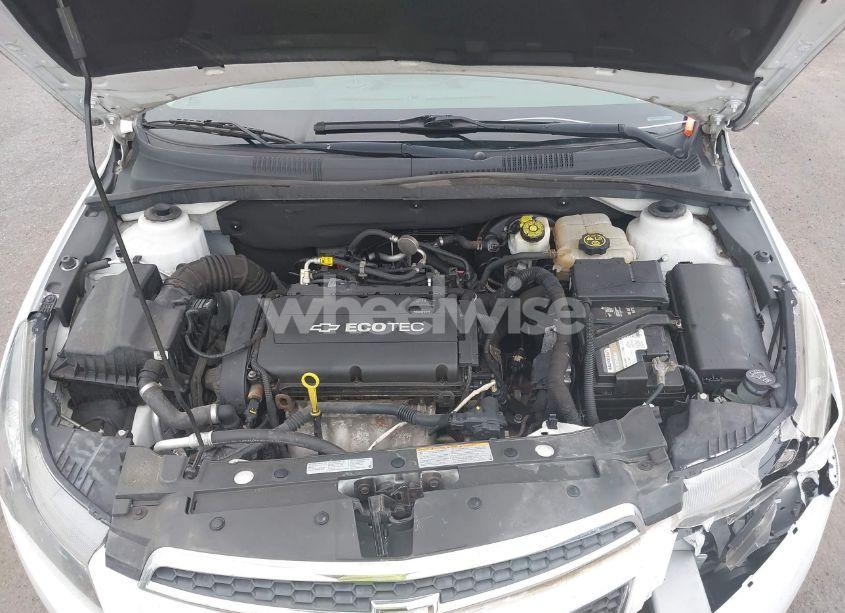 Photo 10 of 2014 Chevrolet Cruze LS AUTO (VIN 1G1PA5SGXE7214729)