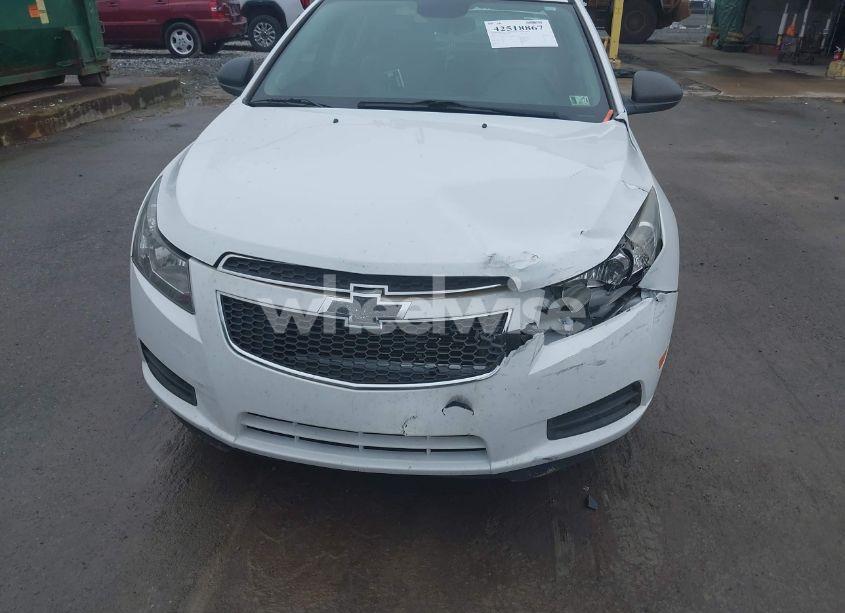 Photo 6 of 2014 Chevrolet Cruze LS AUTO (VIN 1G1PA5SGXE7214729)