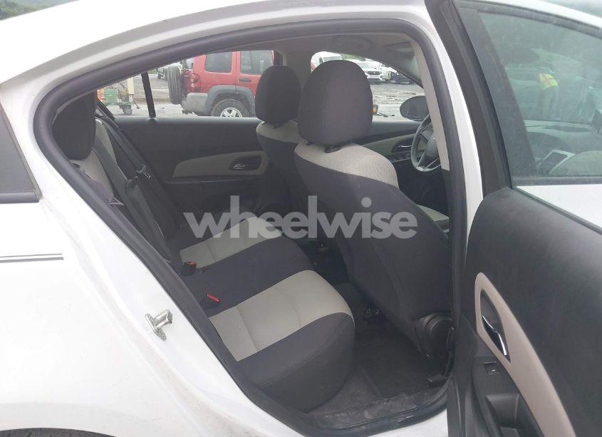 Photo 8 of 2014 Chevrolet Cruze LS AUTO (VIN 1G1PA5SGXE7214729)