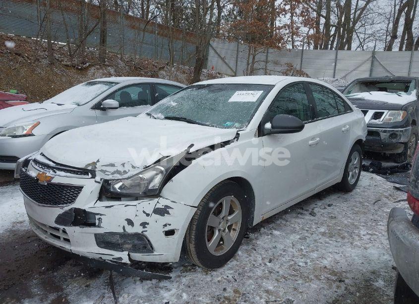 Photo 2 of 2014 Chevrolet Cruze LS AUTO (VIN 1G1PA5SGXE7224273)