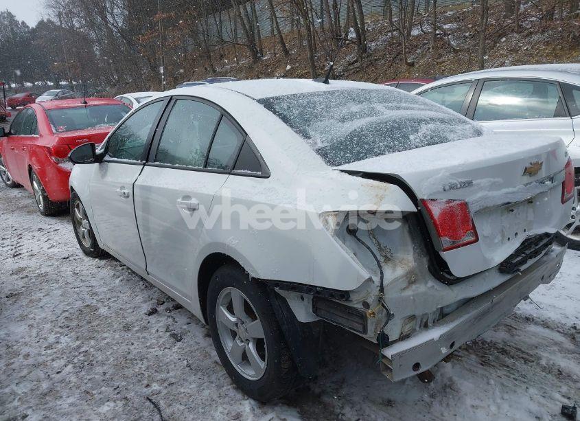 Photo 3 of 2014 Chevrolet Cruze LS AUTO (VIN 1G1PA5SGXE7224273)