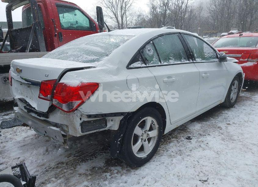 Photo 4 of 2014 Chevrolet Cruze LS AUTO (VIN 1G1PA5SGXE7224273)