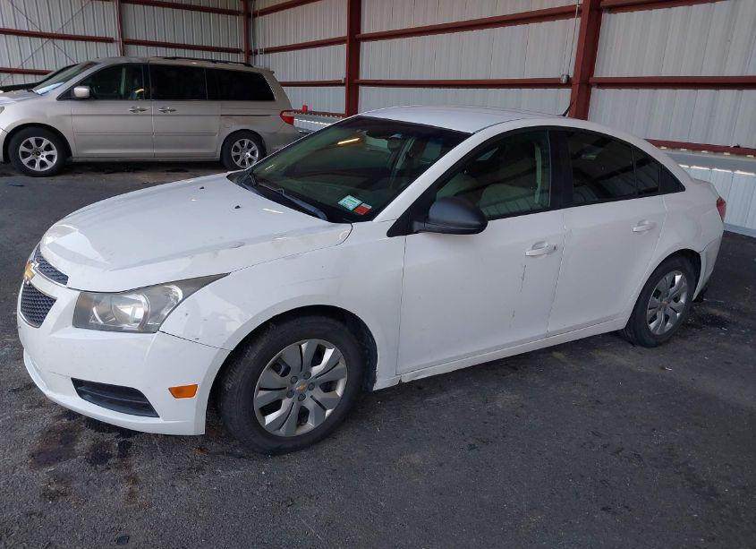 Photo 2 of 2014 Chevrolet Cruze LS AUTO (VIN 1G1PA5SGXE7304558)