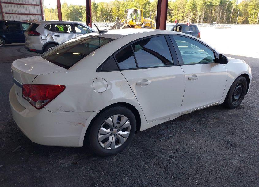 Photo 4 of 2014 Chevrolet Cruze LS AUTO (VIN 1G1PA5SGXE7304558)