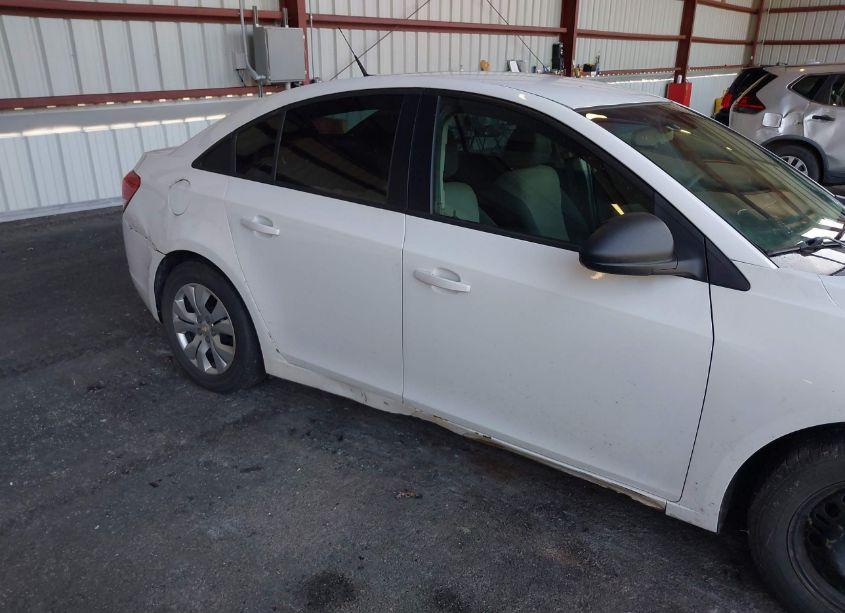 Photo 6 of 2014 Chevrolet Cruze LS AUTO (VIN 1G1PA5SGXE7304558)