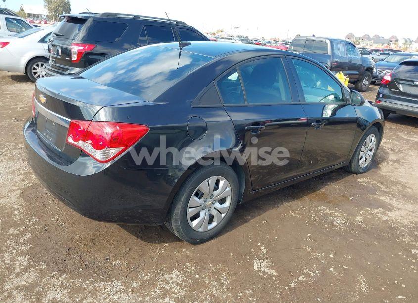 Photo 4 of 2014 Chevrolet Cruze LS AUTO (VIN 1G1PA5SGXE7372620)