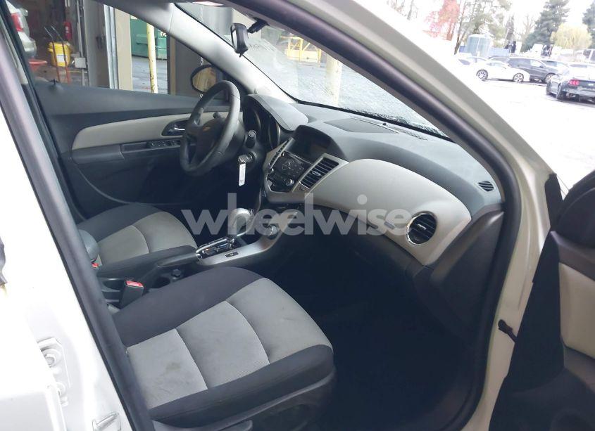 Photo 5 of 2015 Chevrolet Cruze LS AUTO (VIN 1G1PA5SGXF7119332)