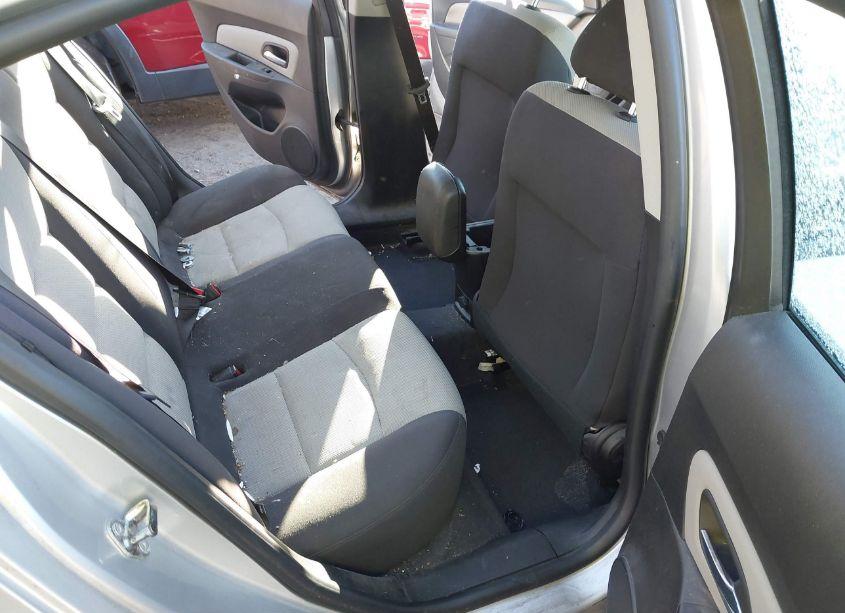 Photo 8 of 2015 Chevrolet Cruze LS AUTO (VIN 1G1PA5SGXF7168725)