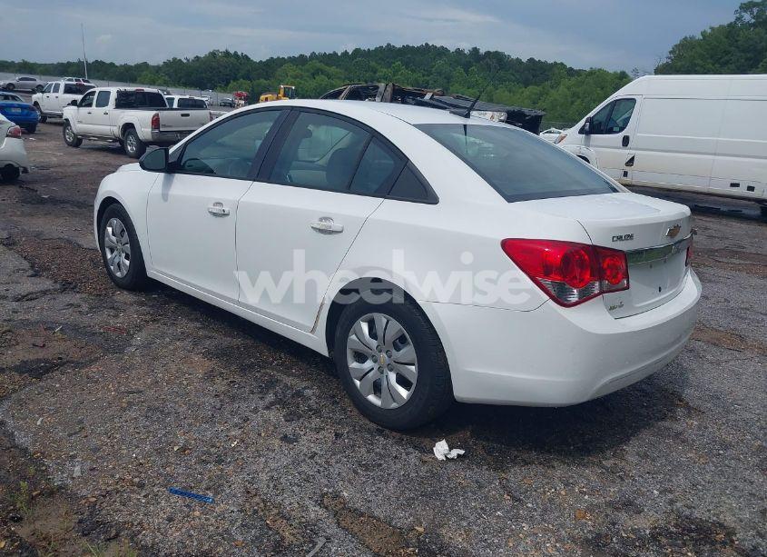 Photo 3 of 2013 Chevrolet Cruze LS AUTO (VIN 1G1PA5SH0D7152524)